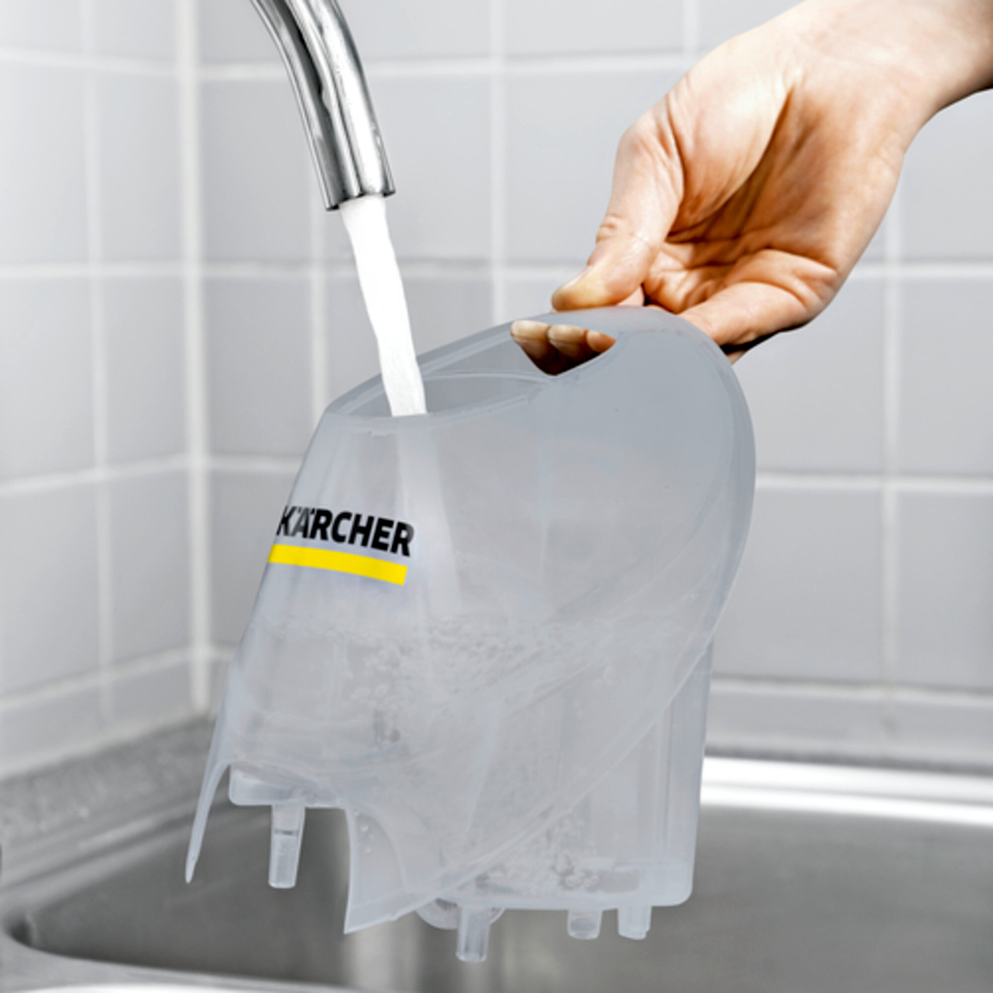 Пароочиститель SC 4 EasyFix Premium: Съемный бачок для доливки воды